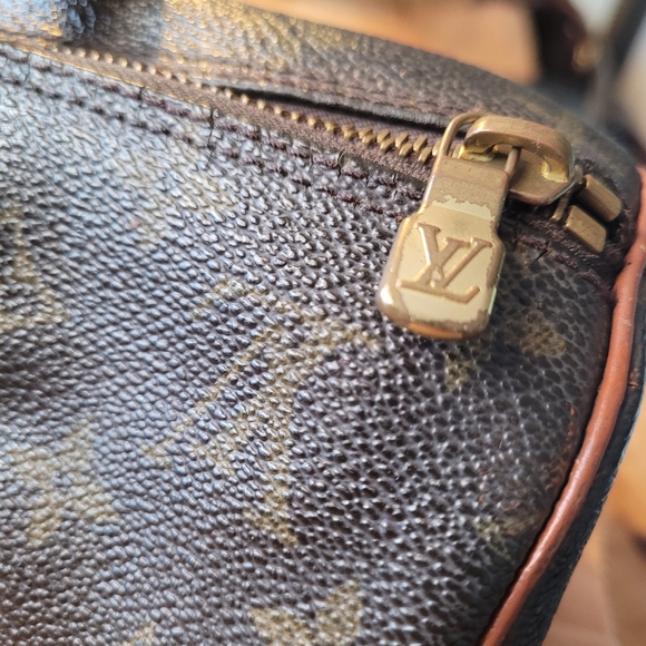 Louis Vuitton Papillon Shoulder Bag - Picture 4 of 8